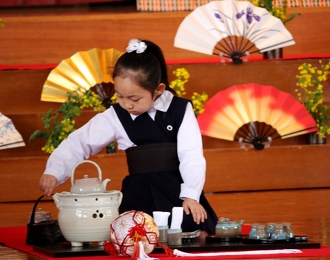 年長さんの茶会 「日本礼道 小笠原流宗家 煎茶道」: 子育てはトライアル＆エラー